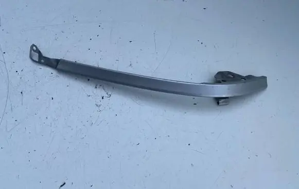 Toyota Avensis T220 Under headlight/headlamp trim 