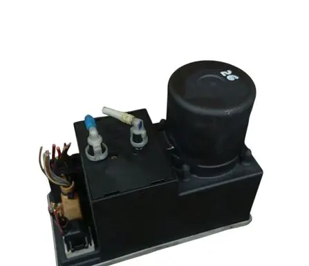 Audi A3 S3 8L Central locking vacuum pump 8D0862257B