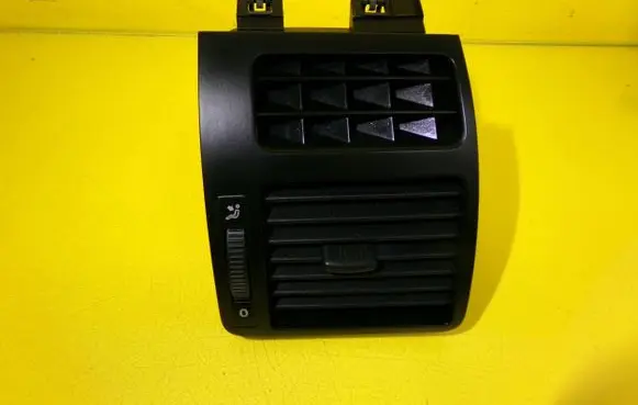 Volkswagen Touran I Dashboard side air vent grill/cover trim 1T0819704B