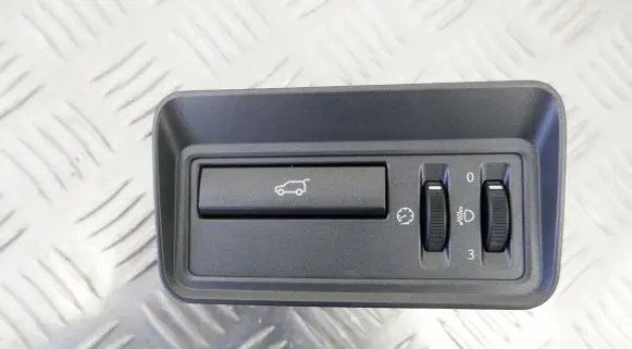 Tailgate opening switch