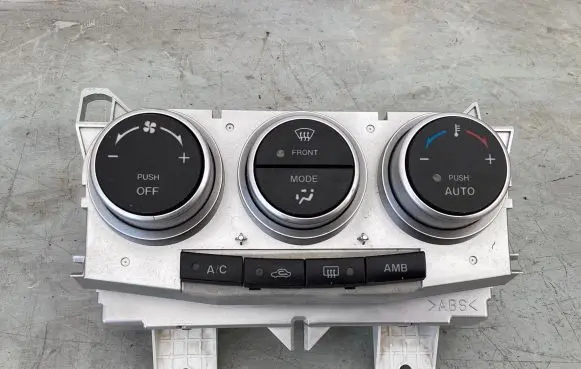 Mazda 5 Climate control unit K1900CC30