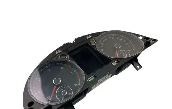 Volkswagen PASSAT CC Speedometer (instrument cluster) 3AA920881D