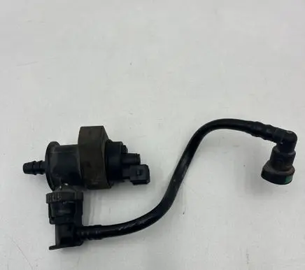 Volvo S40 Valve vacuum 8653642