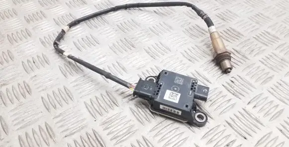 Volkswagen Transporter - Caravelle T6 Lambda probe sensor 04L906261K