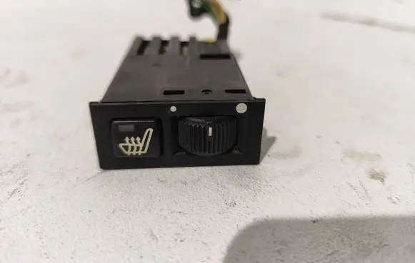 BMW 5 E39 Seat heating switch 61318352259 03055000 459500