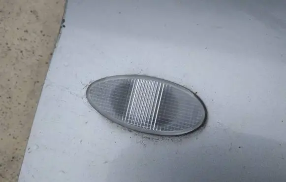 Mitsubishi Lancer Front fender indicator light