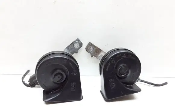 Volvo V70 Horn signal 31276806 31276805