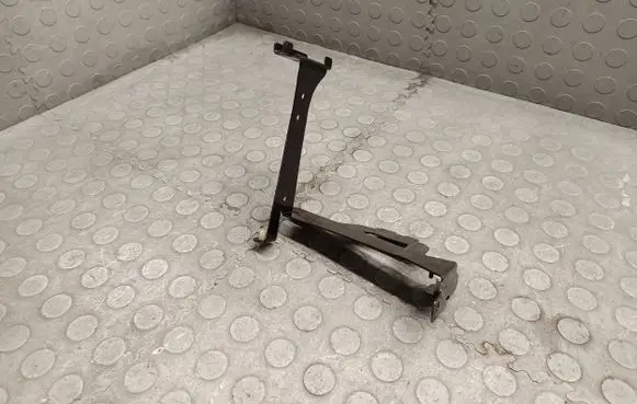 Battery bracket
