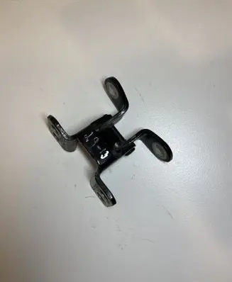 Tailgate/trunk/boot hinge