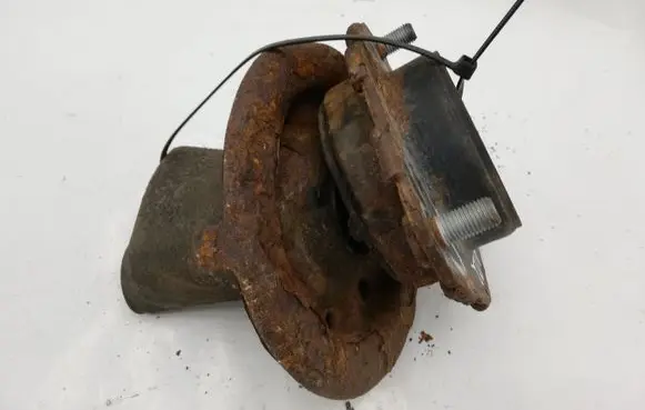 Toyota Avensis T220 Front upper strut mount NOCODE