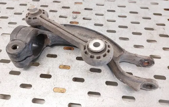 Audi A5 Sportback 8TA Lower shock absorber bracket 8K0413L