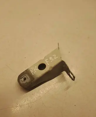 BMW 4 F32 F33 Fender mounting bracket 