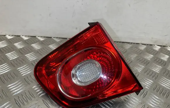 Volkswagen Tiguan Tailgate rear/tail lights 5N0945093C