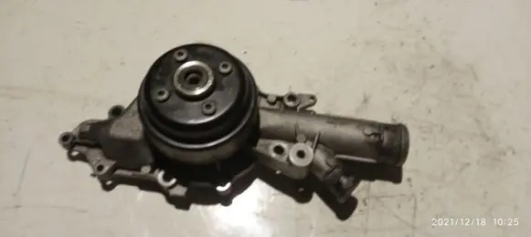 Mercedes-Benz Sprinter W906 Water pump A6112050310