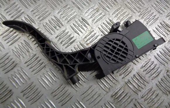Volkswagen Polo IV 9N3 Accelerator throttle pedal 6Q1721503F