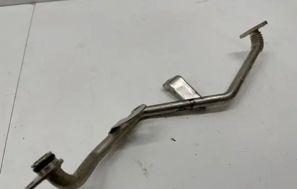Coolant pipe/hose