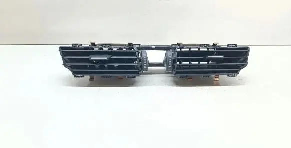 BMW 2 F46 Dash center air vent grill