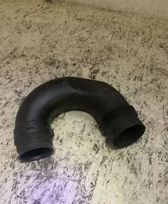 Volkswagen Touran I Air intake duct part 1K0129618