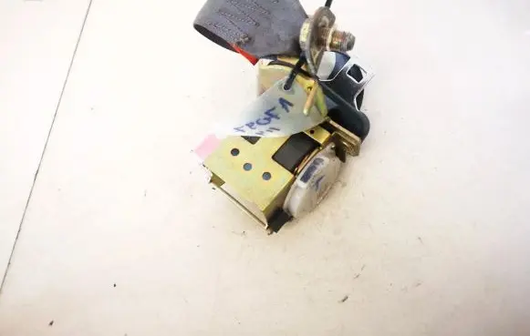 Rear seatbelt