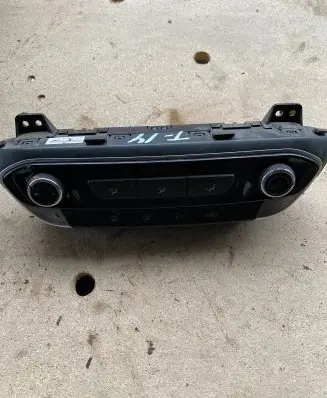 Hyundai i30 Climate control unit 97250-G4000