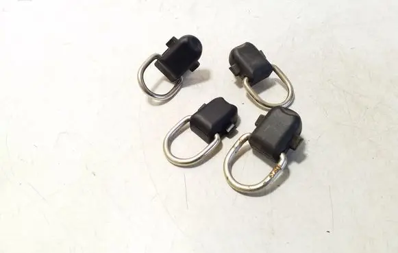 Jeep Renegade Tie down hook / loop 