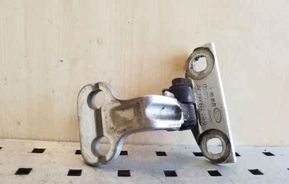Land Rover Freelander 2 - LR2 Front door lower hinge 6H52228A64AE