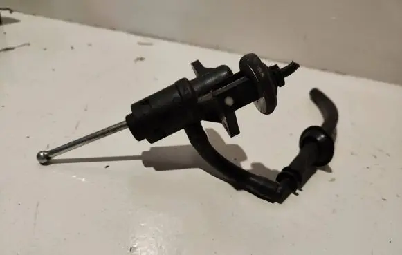 Audi A4 S4 B7 8E 8H Clutch master cylinder 8E1721401AJ