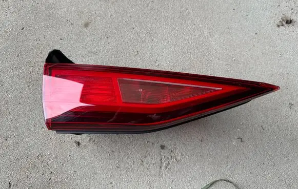 Audi A3 8Y Tailgate rear/tail lights 8Y0945075
