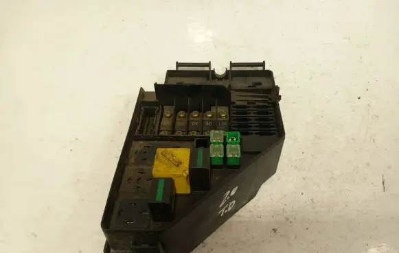 Land Rover Freelander Fuse box set yqe000380