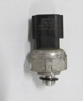 KIA Sportage Air conditioning (A/C) pressure sensor 