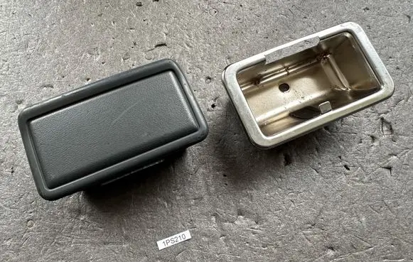 Mitsubishi Pajero Ashtray (rear) MB197926