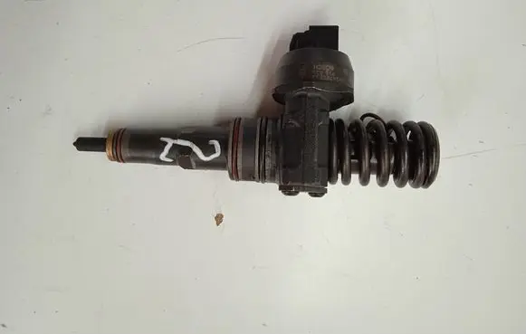 Volkswagen Caddy Fuel injector 0414720213