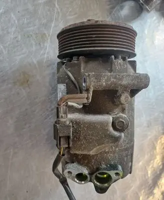 Nissan Qashqai A/C compressor mount bracket 92600BR70A