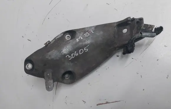 BMW X6 E71 Engine mounting bracket 6787489 67871110 A1S19C03