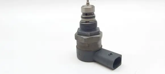 Mercedes-Benz E W211 Fuel pressure sensor A6110780449 6110780449