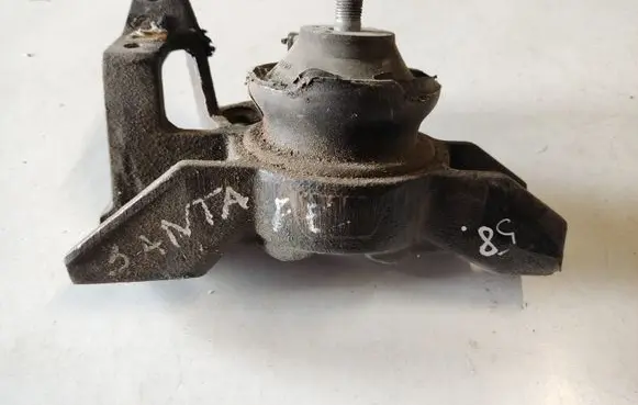 Hyundai Santa Fe Engine mount bracket 2181226750