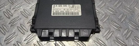 Mercedes-Benz E W211 Parking PDC control unit/module A0255457132 263004 0263004025