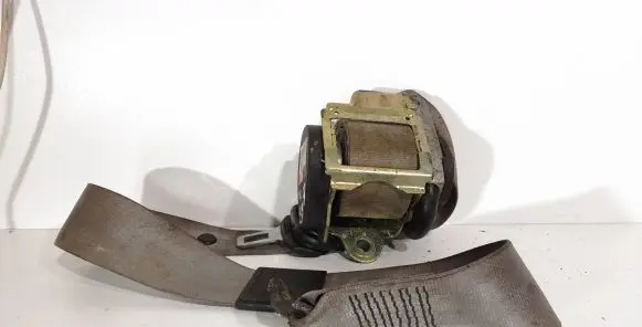 Audi A6 S6 C5 4B Front seatbelt 560571901