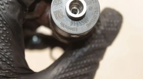 Fuel injector