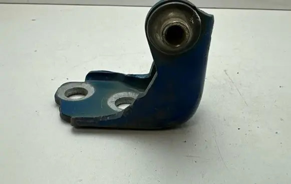 Ford Mustang VI Front door lower hinge 