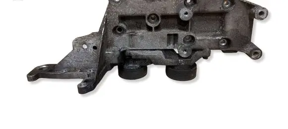 Volvo XC90 Engine mounting bracket 30757168