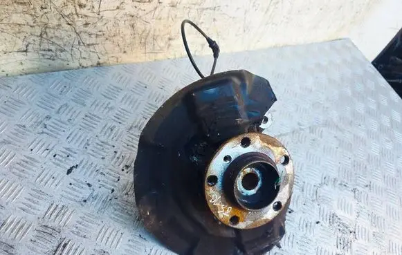 Mini Cooper Countryman R60 Front wheel hub spindle knuckle 9808400