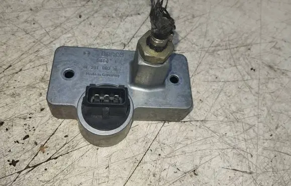 Audi 80 90 S2 B4 Air pressure sensor 0281002018