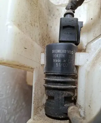 Honda Civic Windshield washer fluid reservoir/tank 22024 010145
