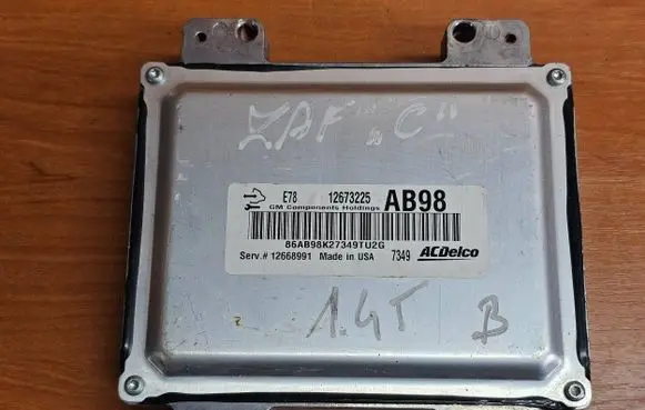 Opel Zafira C Engine control unit/module 12673225 12668991 86AB98K27349TU2G
