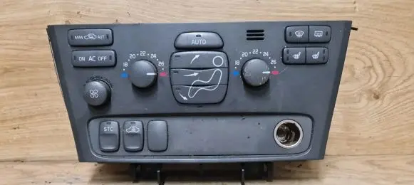 Volvo S60 Climate control unit 8651242