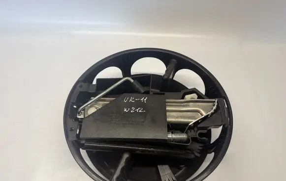 Mercedes-Benz E W212 Tool box A2048980007 A2115830415