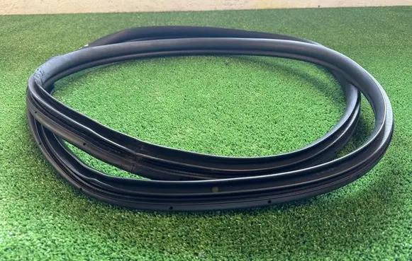 KIA Niro Rubber seal rear door
