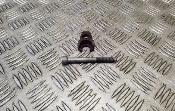 Jaguar XF X250 Fuel Injector clamp holder