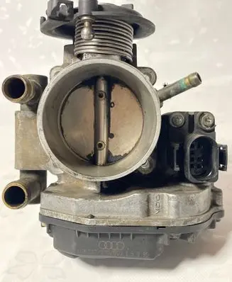 Audi A4 S4 B5 8D Throttle body valve 058133063B 408237 210002